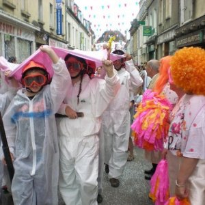 Les Jeunes Sapeurs Pompiers - Suréquipés, surentraînés, ils sont vite intervenus et la fête a pu se poursuivre