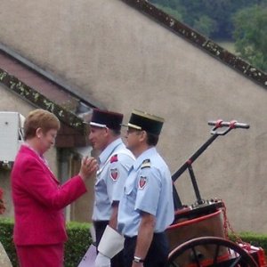 Remise de médailles - Le pharmacien commandant Dufraisse et le Caporel Chef Tichet récompensé pour leurs vingt ans de service.