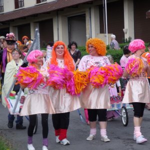 Les Pom-pommes Girls - Les pom-pommes girls ont ouvert la marche de la procession et souhaité la bienvenue à la délégation.