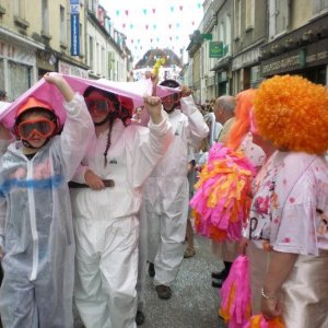 Les Jeunes Sapeurs Pompiers - Suréquipés, surentraînés, ils sont vite intervenus et la fête a pu se poursuivre